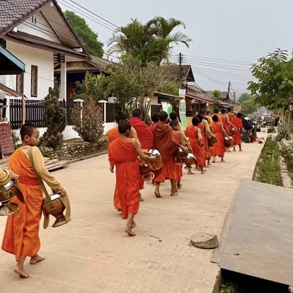 Nam Ou River paddling adventure Laos | kayakasia